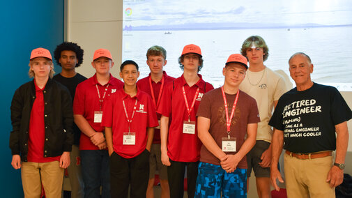 Richard and 2024 Discover Transportation Engineering participants. 